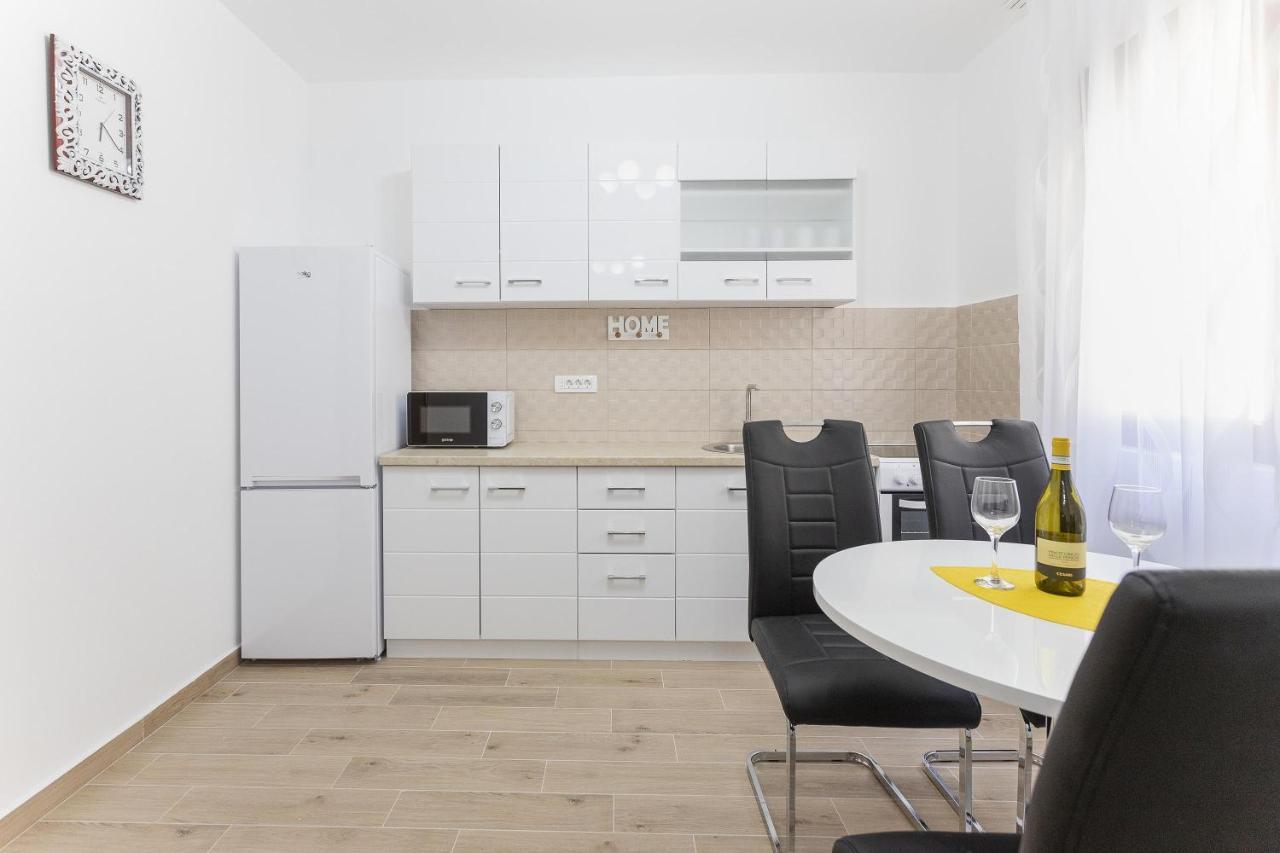 Muo Sea Front Apartments 科托尔 外观 照片
