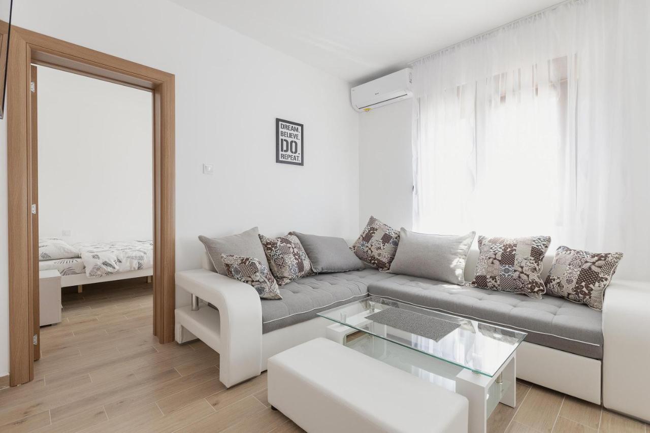 Muo Sea Front Apartments 科托尔 外观 照片